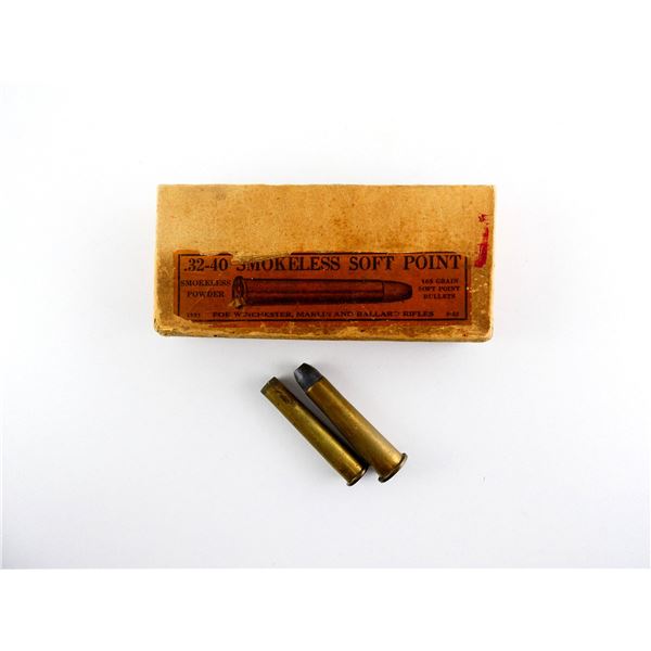 COLLECTIBLE ASSORTED WRA .40-60 WCF AMMO AND ASSORTED .32-40 NON-PRIMED BRASS CASES LOT