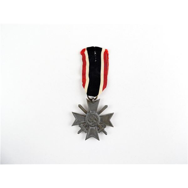WWII GERMAN WAR MERIT CROSS 2ND CLASS STYLE MEDAL