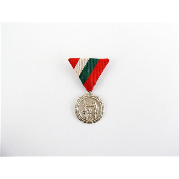 1950'S HUNGARIAN MILITARY MEDAL OF MERIT FOR MOTHERS IN SILVER