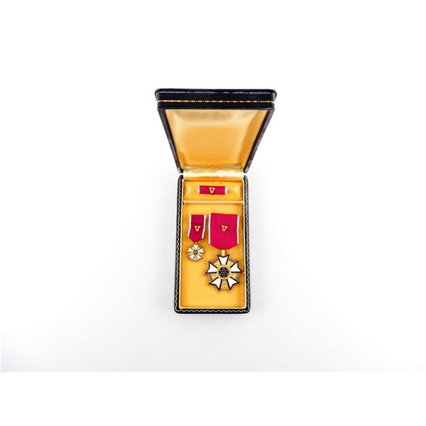 U.S. NAVY / MARINE CORPS / COAST GUARD LEGION OF MERIT LEGIONNAIRE MEDAL LOT