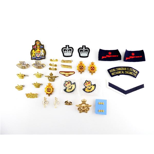 ASSORTED CANADIAN MILITARY BADGES AND PINS LOT
