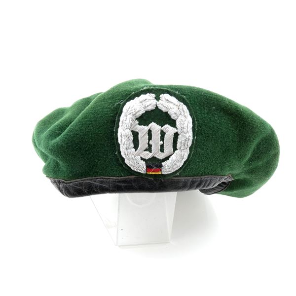 WEST GERMAN WACHBATAILLON (GUARD BATTALION) OFFICER'S BERET