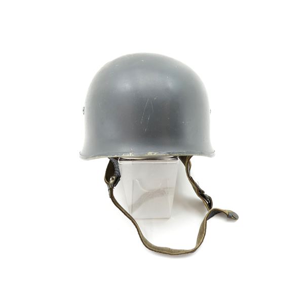 WWII / POST-WWII GERMAN M38 FALLSCHIRMJAGER HELMET