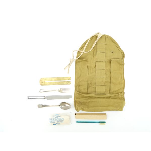 WWII CANADIAN MILITARY TOILETRIES ROLL, ETC. LOT