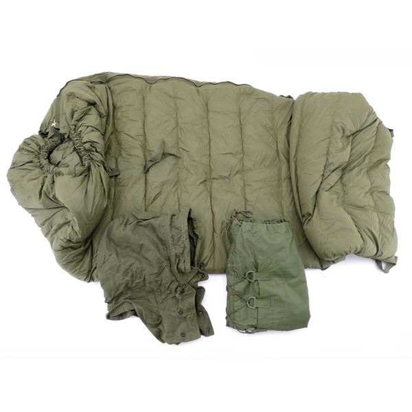 CANADIAN MILITARY SLEEPING BAG, ETC. LOT