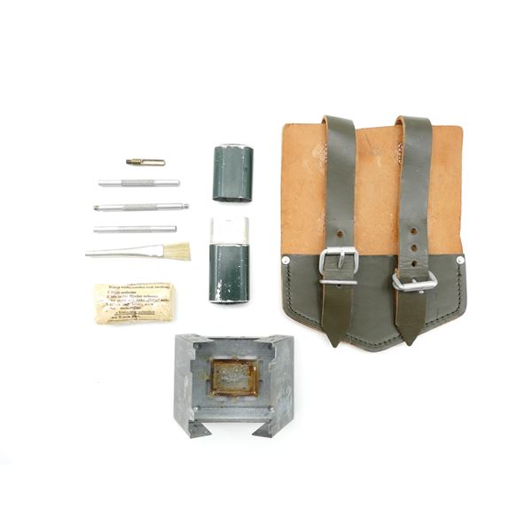 ASSORTED GERMAN MILITARY ACCESSORIES LOT