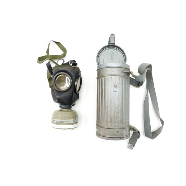 1962 GERMAN MILITARY GAS MASK WITH CANNISTER