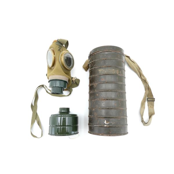 HUNGARIAN CIVILIAN M76 GAS MASK WITH ROMANIAN MD-35 GAS MASK CANNISTER