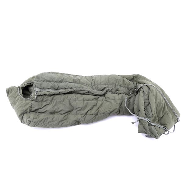 1980'S U.S. MILITARY EXTREME COLD SLEEPING BAG