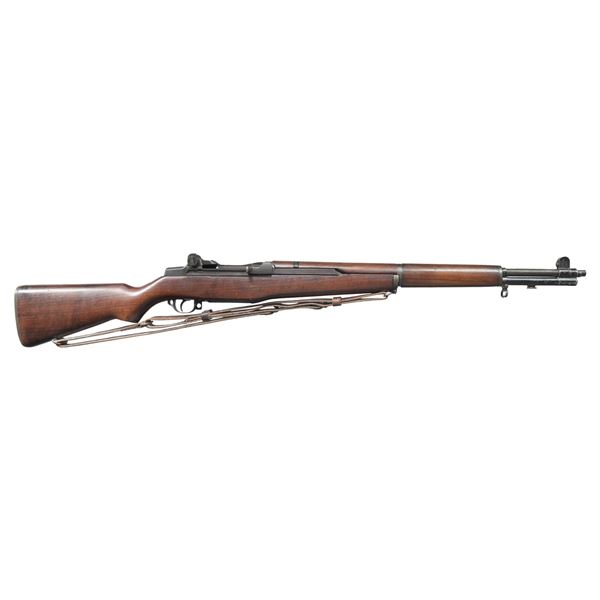 US SPRINGFIELD M1 GARAND SEMI-AUTO MILITARY RIFLE.