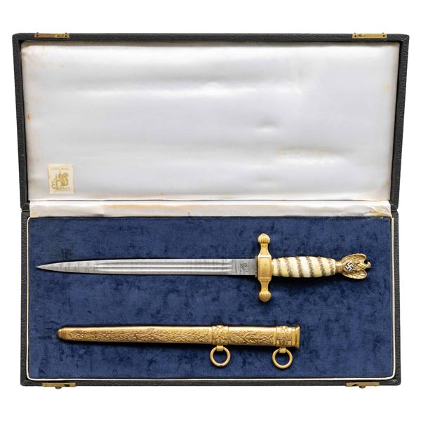 WWII GERMAN KREIGSMARINE HONOR DAGGER.