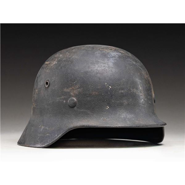 WWII GERMAN LUFTWAFFE M40 SINGLE DECAL HELMET.