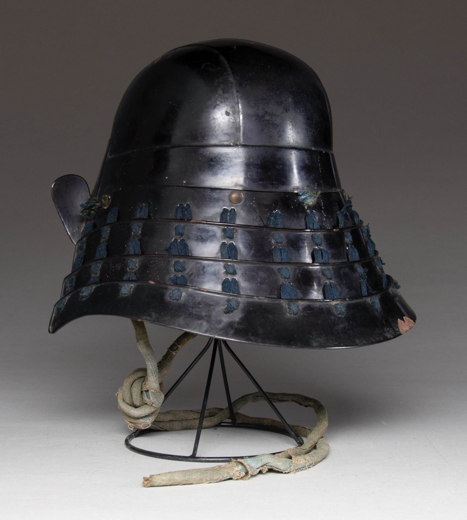 Shikoro Types JAPANESE HINENO ZUNARI KABUTO WITH FOUR SHIKORO.