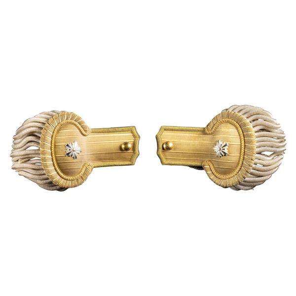 WWII PERIOD JAPANESE POLICE OFFICER EPAULETTES.