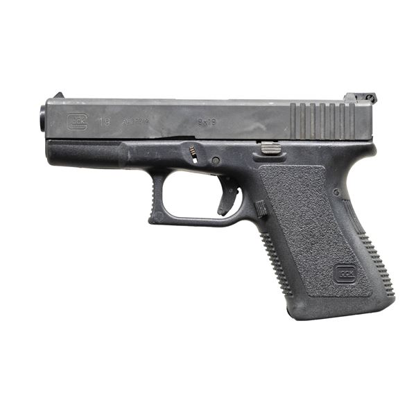 GEN 2 GLOCK 19 SEMI AUTO PISTOL.