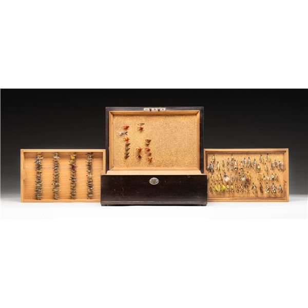 SUPERB ANTIQUE WOODEN FLY BOX CONTAINING APPROX.
