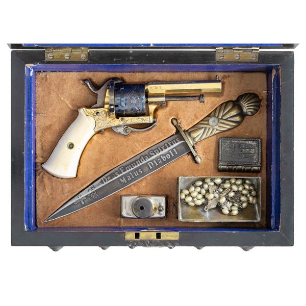 19TH CENTURY STYLE VAMPIRE HUNTING KIT WITH PIN