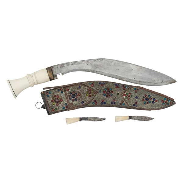 PRESENATION KUKRI KNIFE.