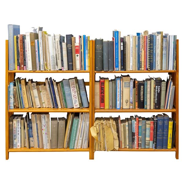 LARGE GROUP OF AVIATION BOOKS.