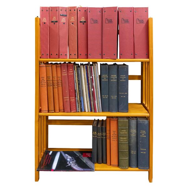 LARGE LOT OF FIREARMS PERIODICALS.