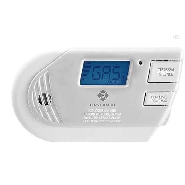First Alert GCO1 (1039758) Plug-in Combination Explosive Gas and Carbon Monoxide Alarm with Battery 