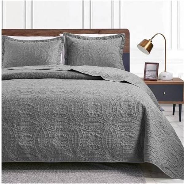 Love’s Cabin Quilt Set for Queen Bed, 3-Piece, Quilt & 2 Pillow Shams
