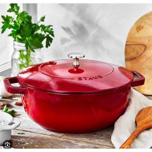 Staub 26 cm Enameled Cast Iron Dutch Oven, 4.9 L / 5.1 QT