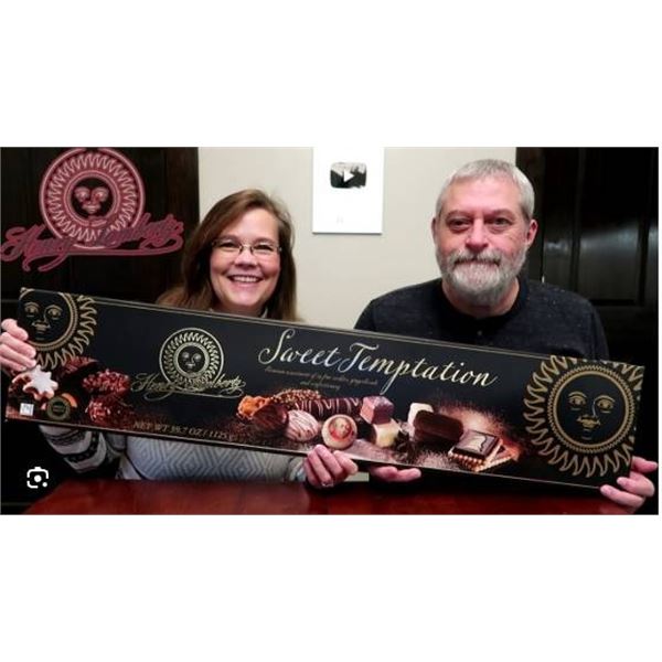 Sweet Temptation Assortment Featuring 29 Pieces of Fine Cookies and Confections