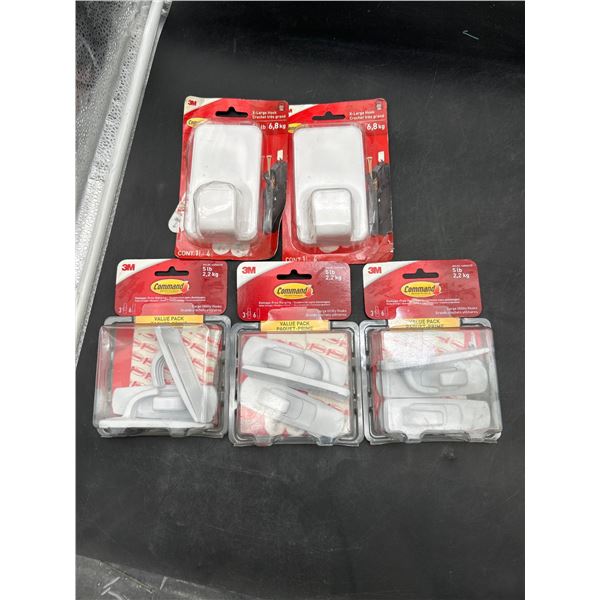 Lot of 3M Command Hooks Assorted Weight Capacities