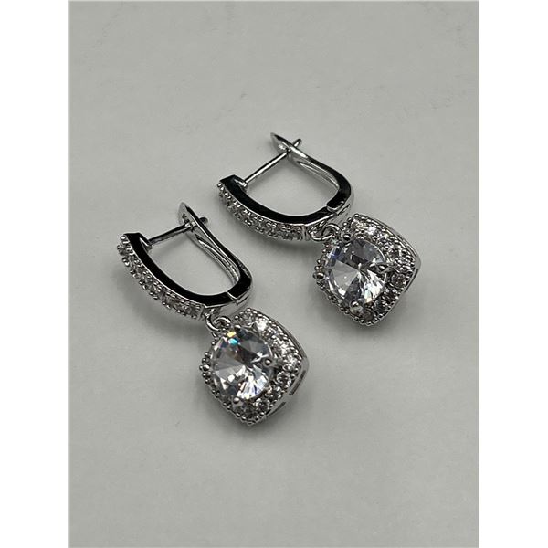 Ladies .985 silver 2.0 carat solitaire earring set