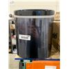 Image 2 : Frigidaire Ice Maker with Integrated Storage Basket