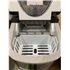 Image 3 : Frigidaire Ice Maker with Integrated Storage Basket