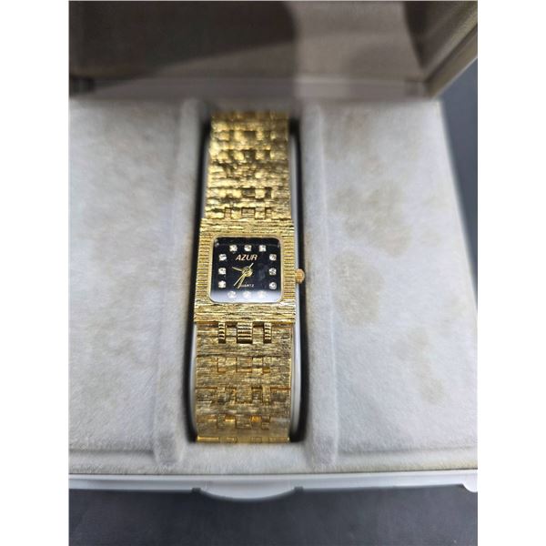 Azur 17-Jewel Women’s Gold-Tone Analog Watch with Textured Band
