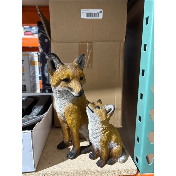 Fox Figurine Set with Adult and Pup Design Aprox 10″ Tall