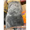 Image 3 : Gray Plush Blanket with Soft Texture