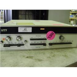 UTI 100C GAS ANALYZER