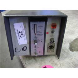 INSTRUM 2110 AMP