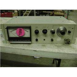 KEITHLY 610CR ELECTROMETER