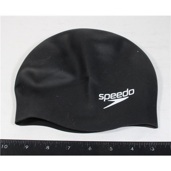 SPEEDO SWIMMING CAP NEW
