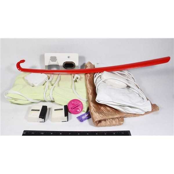 LOT OF HOUSEHOLD ITEMS, SHOE HORN,