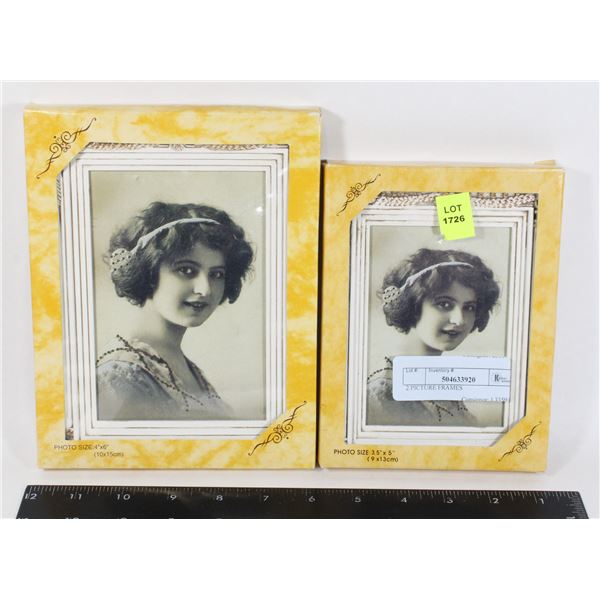 2 PICTURE FRAMES