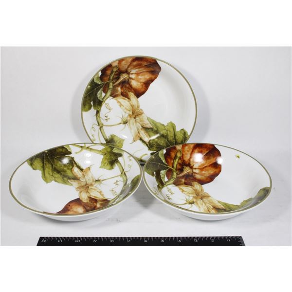 LOT O F 3 WILLIAM SANOMA BOWLS
