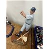 Image 4 : 7-Baseball Collector Figurine Martin/Ford/Ruth/Other - Some Have Damage - 7 X $