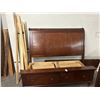 Image 1 : Cherry Queen Sleigh Bed