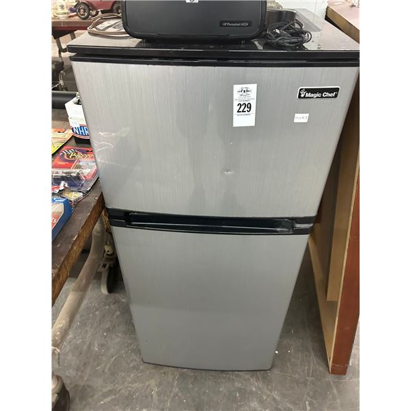 Magic Chef SS Mini Ref/Freezer
