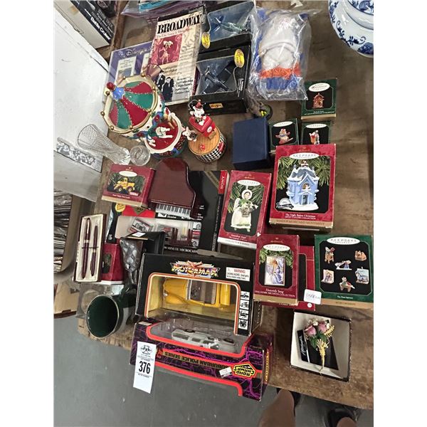 Die Cast Cars, Hallmark Keepsake Ornaments, Desk Pen Set, Figurines, Collectibles