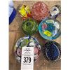 Image 1 : 7-Art Glass Paperweight - 7 X $