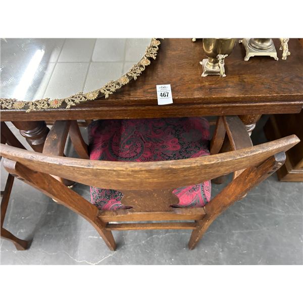 Tiger Oak Dining Table w/Leaf 5 Chairs (Chairs Do Not Match Set)