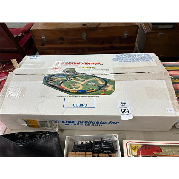 Mainline Junction Ready To Run Ho Train Set