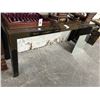 Image 1 : Oriental  5'  Hall Table